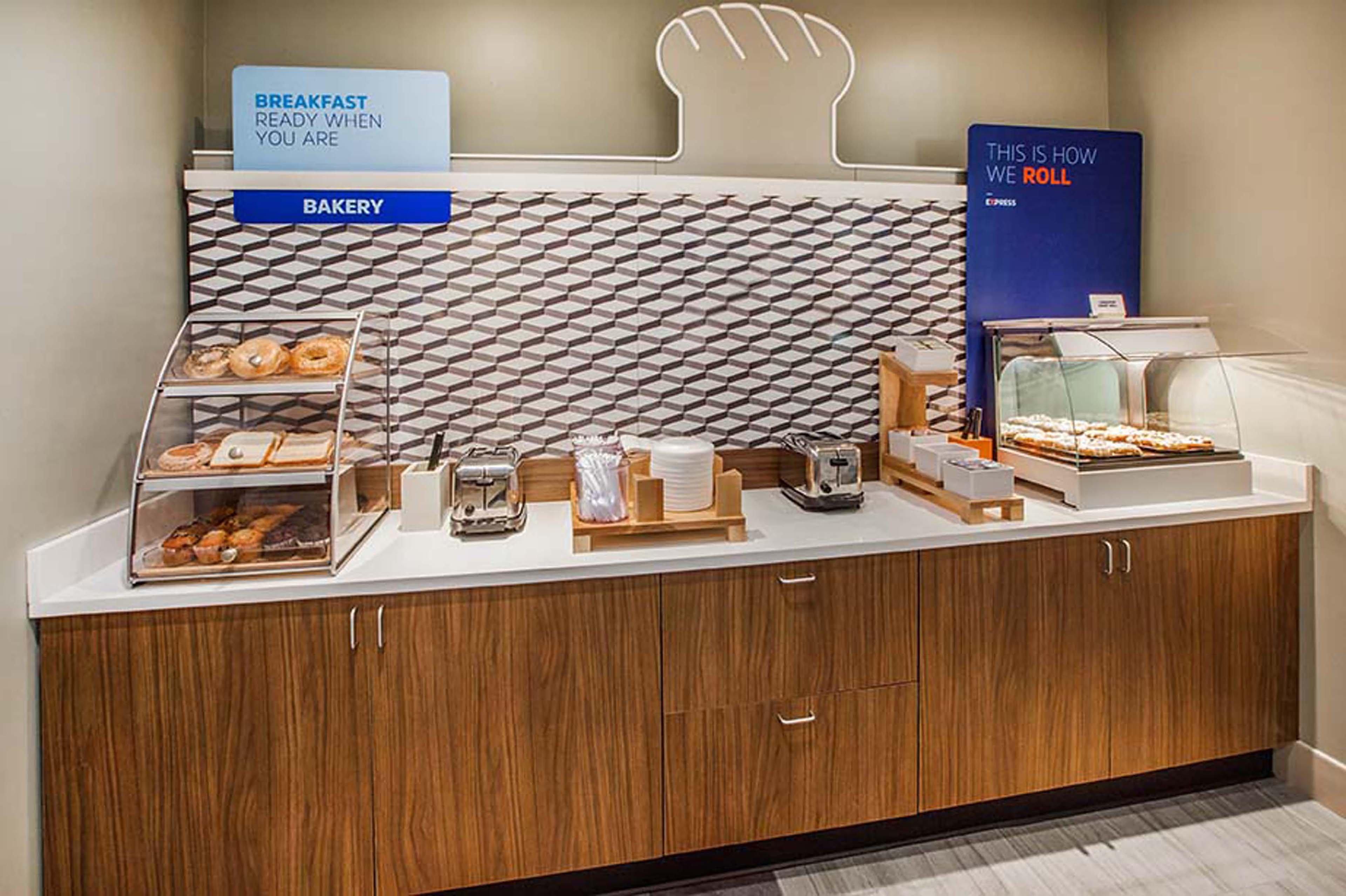 Holiday Inn Express Hotel & Suites Glasgow By Ihg Extérieur photo