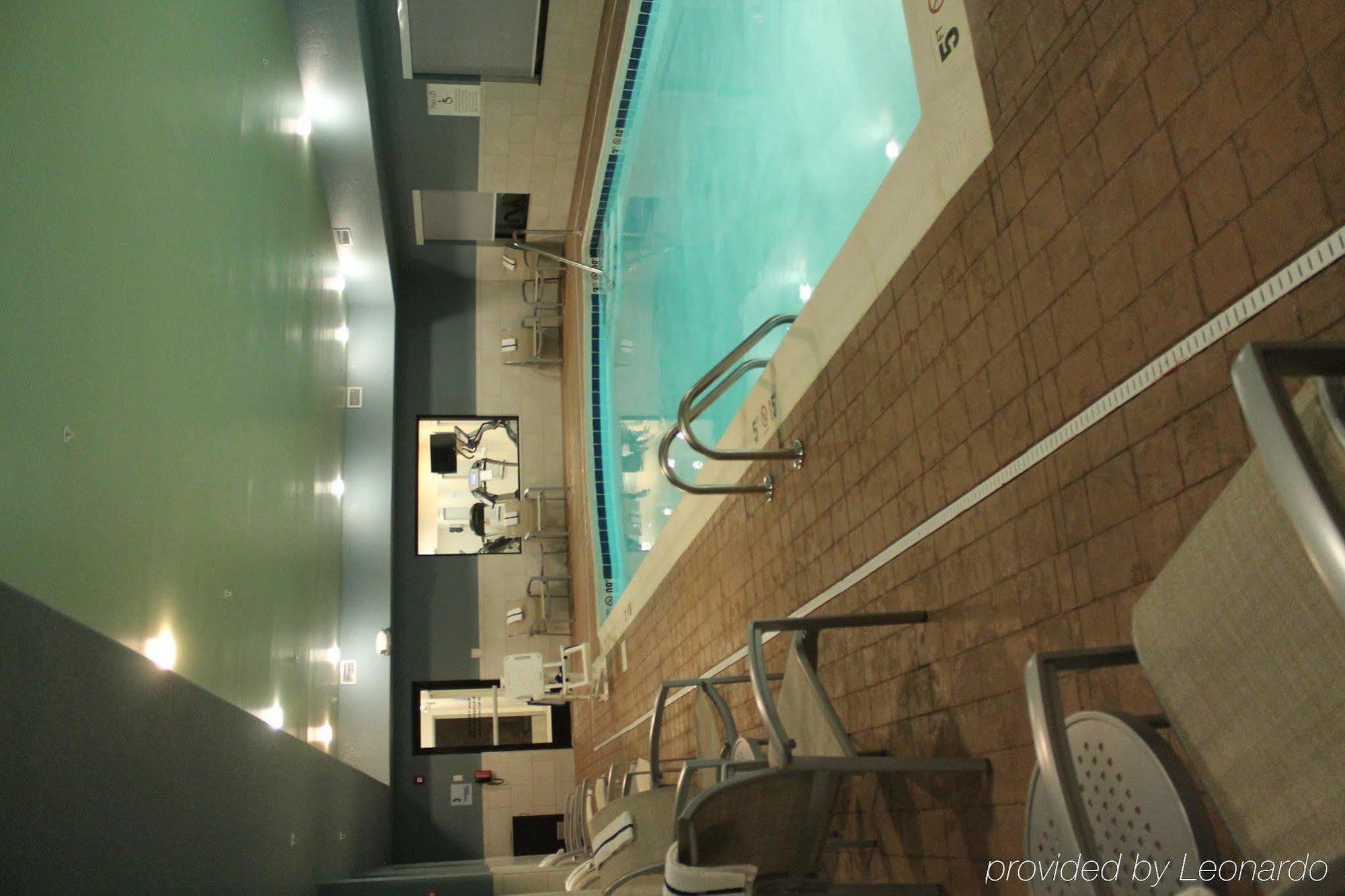 Holiday Inn Express Hotel & Suites Glasgow By Ihg Extérieur photo