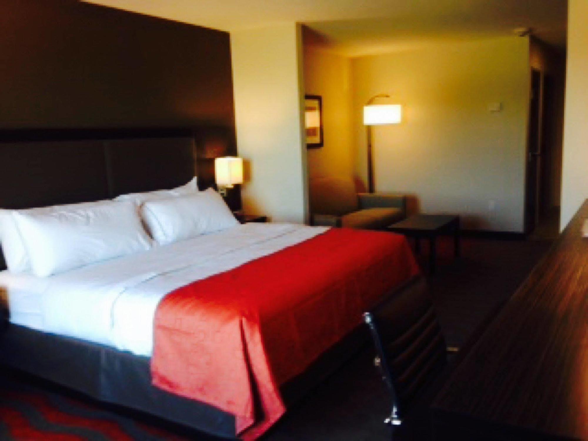 Holiday Inn Express Hotel & Suites Glasgow By Ihg Extérieur photo