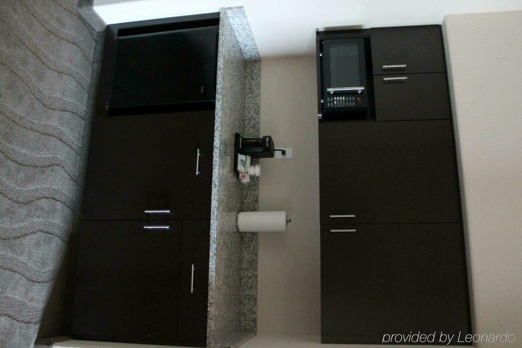 Holiday Inn Express Hotel & Suites Glasgow By Ihg Extérieur photo
