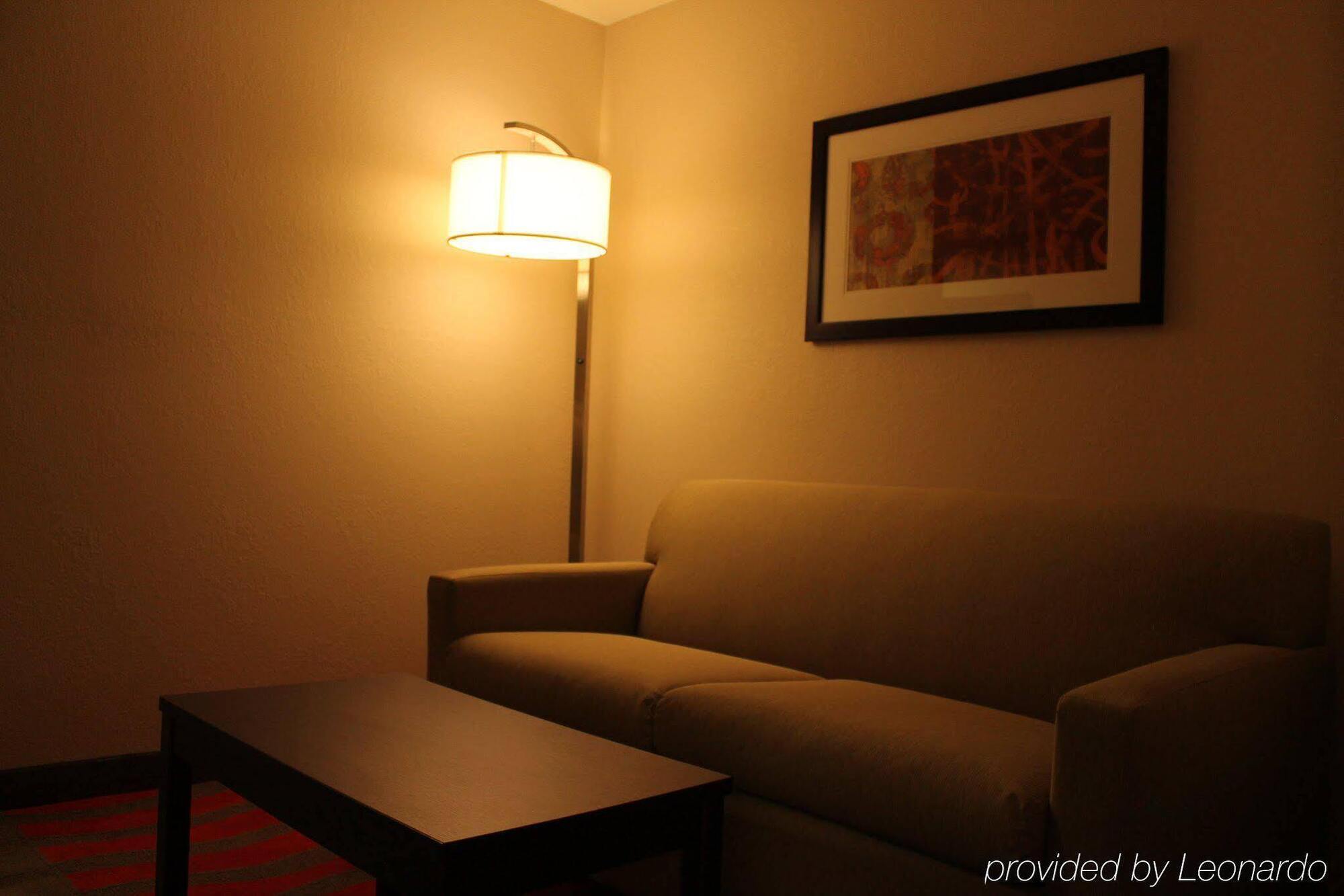 Holiday Inn Express Hotel & Suites Glasgow By Ihg Extérieur photo